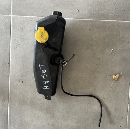 Dacia Logan II/Sandero II ablakmosó folyadék ablakmosó folyadék tartály  289107187r 289104583r 1. kép