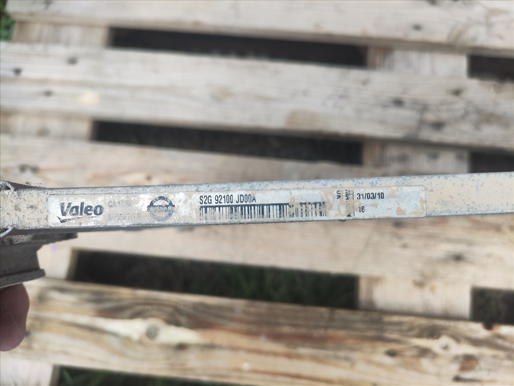 Nissan Qashqai (J10) 1.6 klímahűtő radiátor  92100jd00a 92110jd00b 3. kép