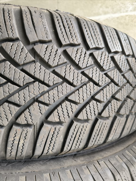  225/6517" 35e/2db  Bridgestone téli gumi gumi 2. kép