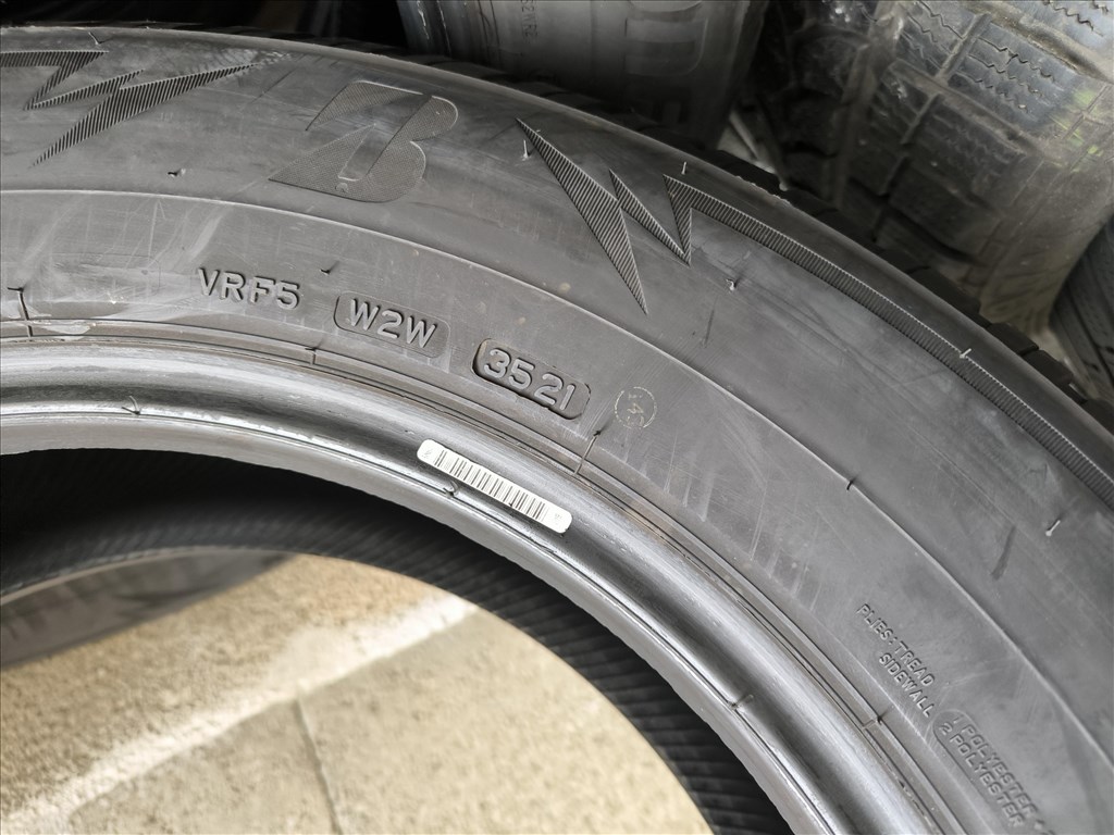  225/6517" 35e/2db  Bridgestone téli gumi gumi 6. kép