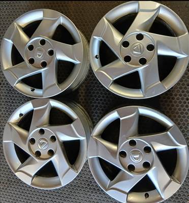  DACIA DUSTER 5x114.3  6,5x16 ET50 66.1 gyári  alufelni garnitúra