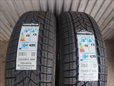  225 65 r17 új Goodyear Ultragrip Performance SUV téligumik 2db!