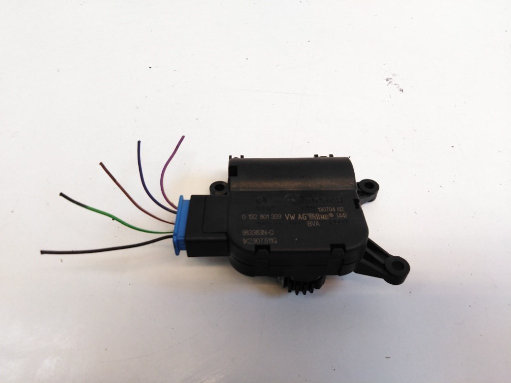 Audi A3 (8P) fûtés állító motor 1K2907511G 0132801339 1. kép