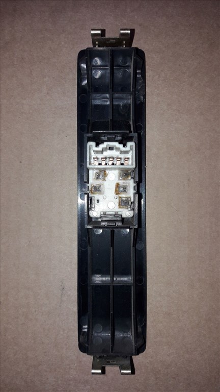 Suzuki Vitara Jobb Elsõ Ablakemelõ Kapcsoló 2. kép