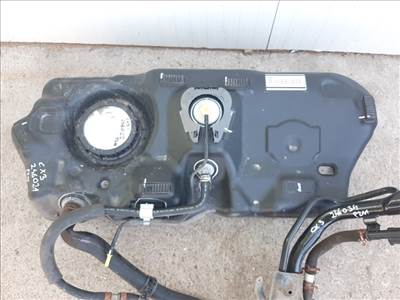 Mazda CX-3  üzemanyag tank (üzemanyagtartály) D09T42110
