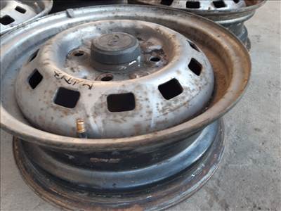 Daewoo Matiz <p>Felni méret: 13"</p><p>Felni szélesség: 4.5</p><p>Furatszám: 4</p><p>Osztókör: 114.3</p><p>ET szám: ET45</p><p>Agy Átmérő: 69.0</p><p>Állapot: Normál</p><p>Érdeklődéskor hivatkozzon erre: KIN-40105</p><p>Bármire van szüksége hívjon bizalommal!<br>Kizárólag munkaidőben hétfőtől - péntekig 8-12 13-16 óráig!<br>Alkatrészek széles választékban!<br>Hivatalos Regisztrált Autobontó Kecel!<br>Vásároljon Megbízható Helyről Beszerelési Garanciával Profiktól!</p> 22000