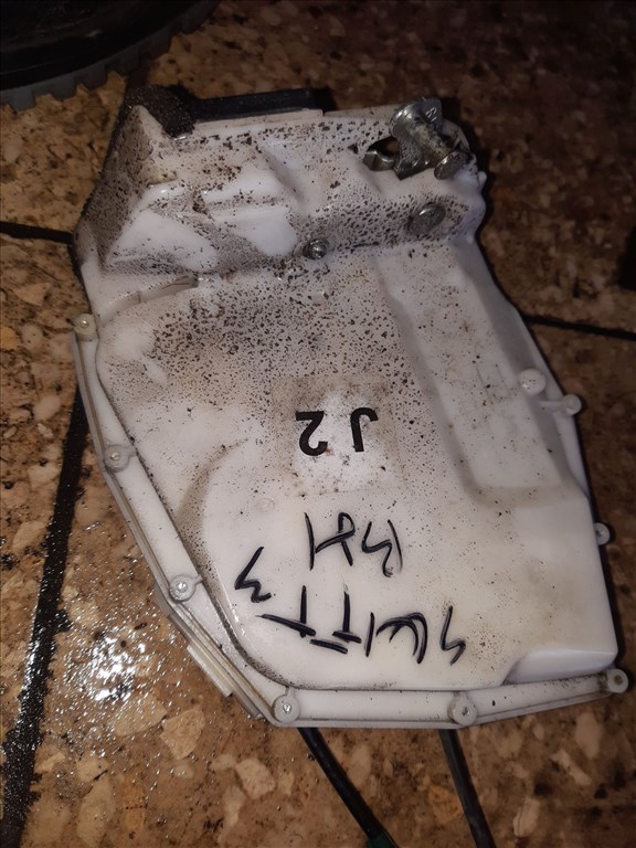 Suzuki Swift III 04-10 Bal Hátsó Ajtó Zárszerkezet  Központizár Motor 2. kép