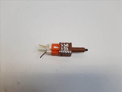 Nissan Note (E12) kuplungpedál kapcsoló