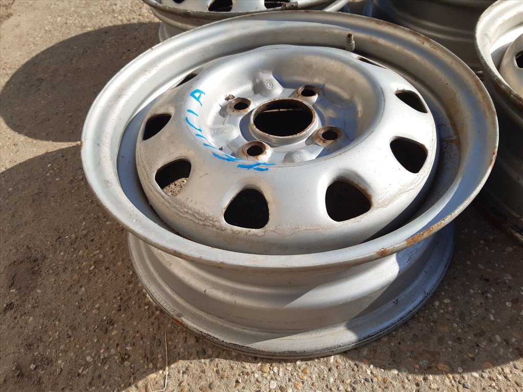 Skoda Felicia <p>Felni méret: 13"</p><p>Felni szélesség: 4.5</p><p>Furatszám: 4</p><p>Osztókör: 100.0</p><p>ET szám: ET38</p><p>Agy Átmérõ: 56.1</p><p>Állapot: Normál</p><p>Érdeklõdéskor hivatkozzon erre: KIN-40143</p><p>Bármire van szüksége hívjon bizalommal!<br>Kizárólag munkaidõben hétfõtõl - péntekig 8-12 13-16 óráig!<br>Alkatrészek széles választékban!<br>Hivatalos Regisztrált Autobontó Kecel!<br>Vásároljon Megbízható Helyrõl Beszerelési Garanciával Profiktól!</p> 20000 1. kép