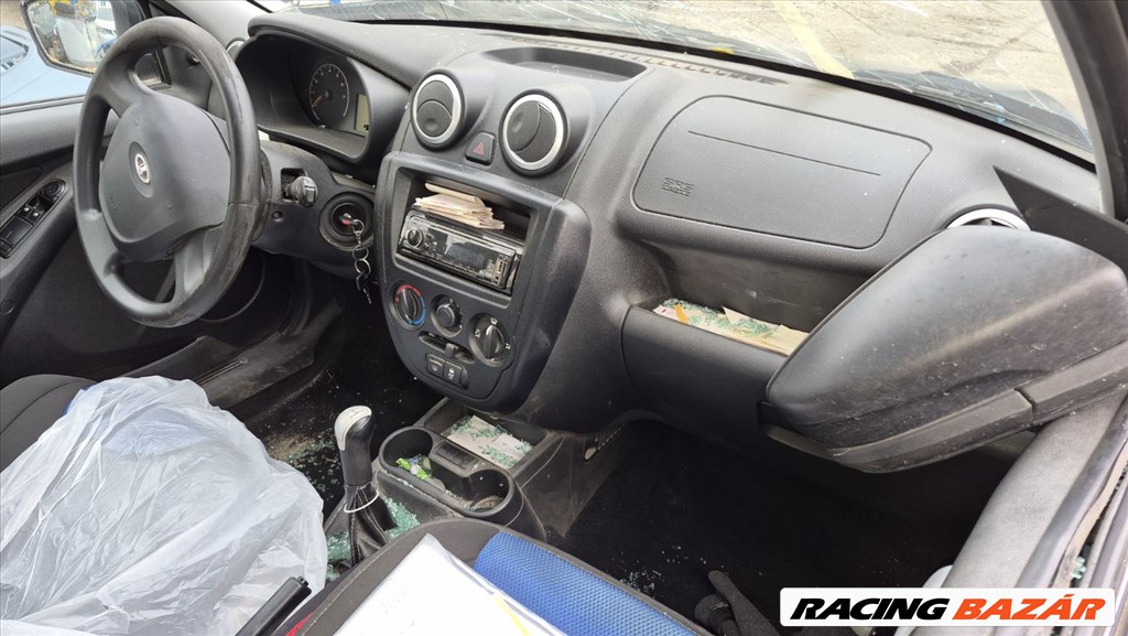 Lada Granta bontott alkatrészei 8. kép