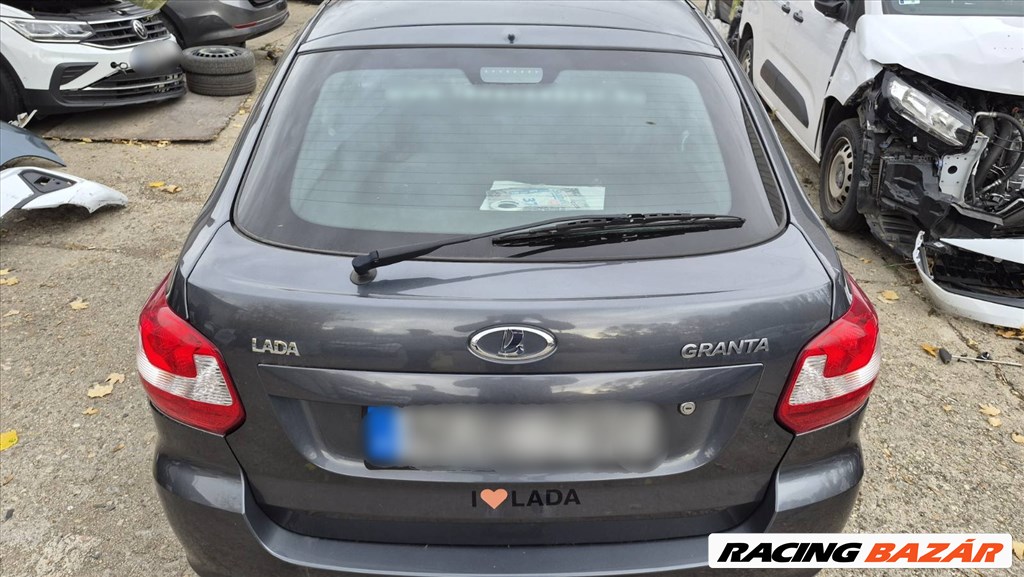 Lada Granta bontott alkatrészei 5. kép