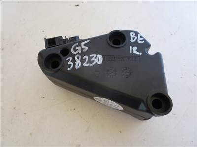 Volkswagen Golf V (1K) bal első erősítő 1K0835463D