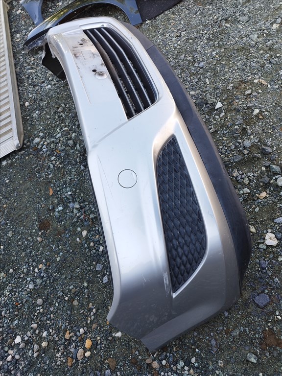 Opel Astra H első lökhárító  2. kép