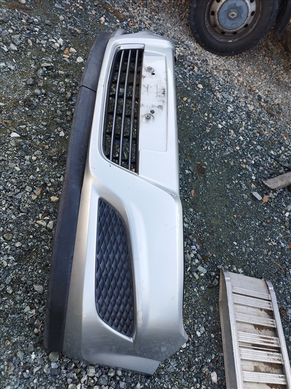 Opel Astra H első lökhárító  3. kép