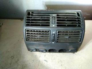 Fiat Punto I Középső Szellőző *46540*