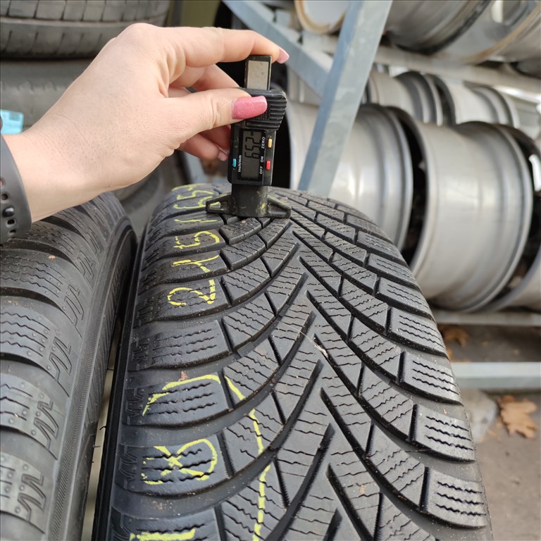 215/65 R16 Maxxis téli gumi 70000ft a 4db/18/ 4. kép