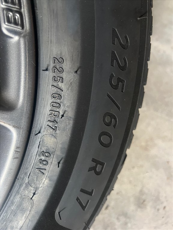  5x120 lyukosztású 17" használt BBS alufelni, rajta 225/60 újszerű Michelin négyévszakos gumi gumi  4. kép