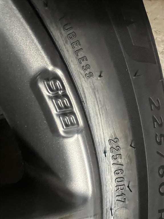  5x120 lyukosztású 17" használt BBS alufelni, rajta 225/60 újszerű Michelin négyévszakos gumi gumi  7. kép