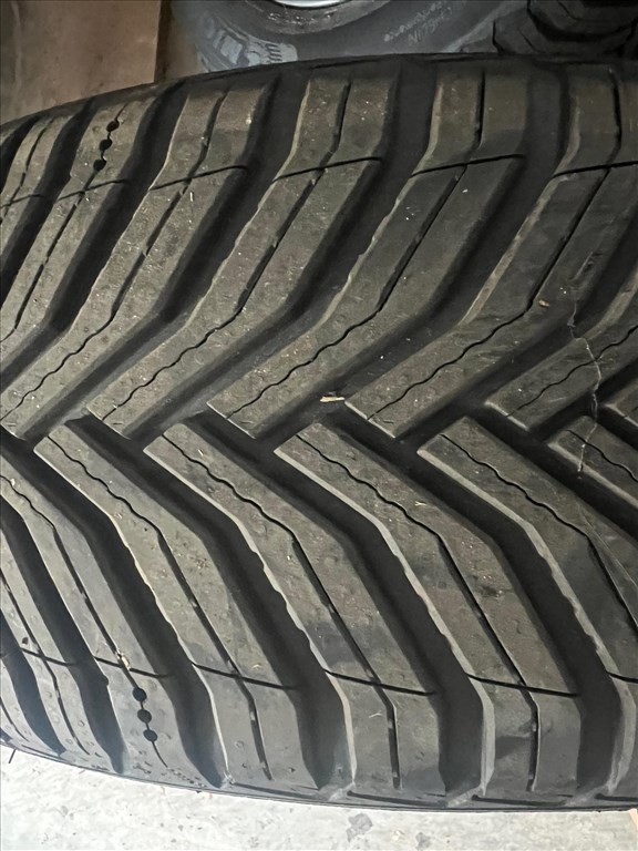  5x120 lyukosztású 17" használt BBS alufelni, rajta 225/60 újszerű Michelin négyévszakos gumi gumi  8. kép