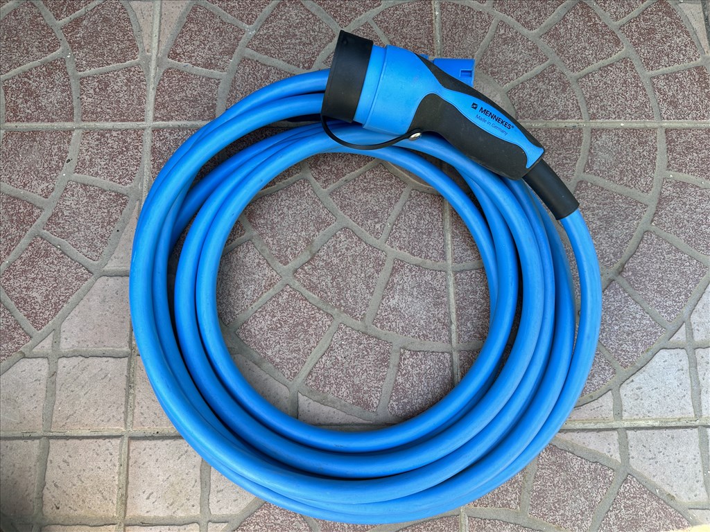 Type 2 utcai töltő kábel gyári 7,5 méteres 3X32A 22KW Mennekes 60e PN/SN: 36247 1. kép