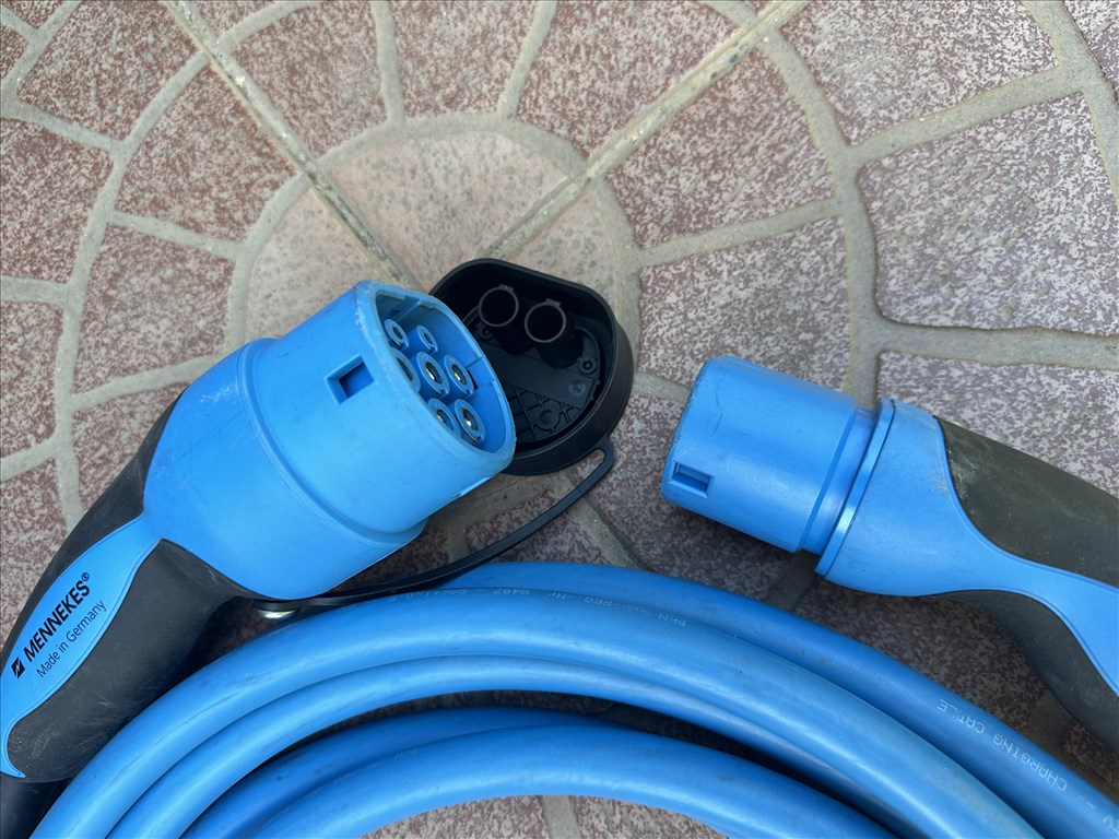 Type 2 utcai töltő kábel gyári 7,5 méteres 3X32A 22KW Mennekes 60e PN/SN: 36247 3. kép