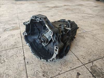 Audi A4 (B5) 1.6- Váltó  ctd12055