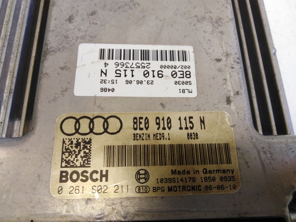 Audi A4 (8E B7) motorvezérlõ 8E0910115N 0261S02211 2. kép