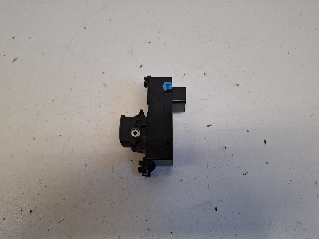 Kia Ceed (JD) jobb elsõ ablakemelõ kapcsoló 93580A2000 2. kép