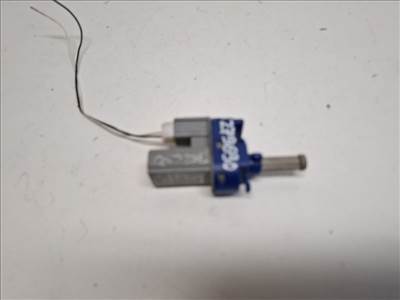 Mazda CX-3  kuplungpedál kapcsoló