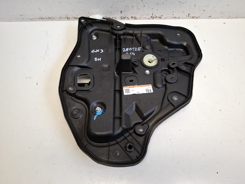 Mazda CX-3 bal hátsó Ablakemelõ szerkezet elektromos D09L7397XA 1. kép