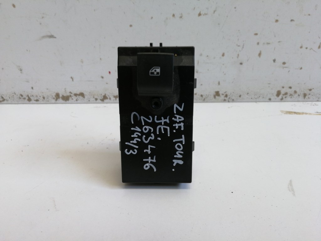 Opel Zafira Tourer jobb elsõ ablakemelõ kapcsoló 13301886 1. kép