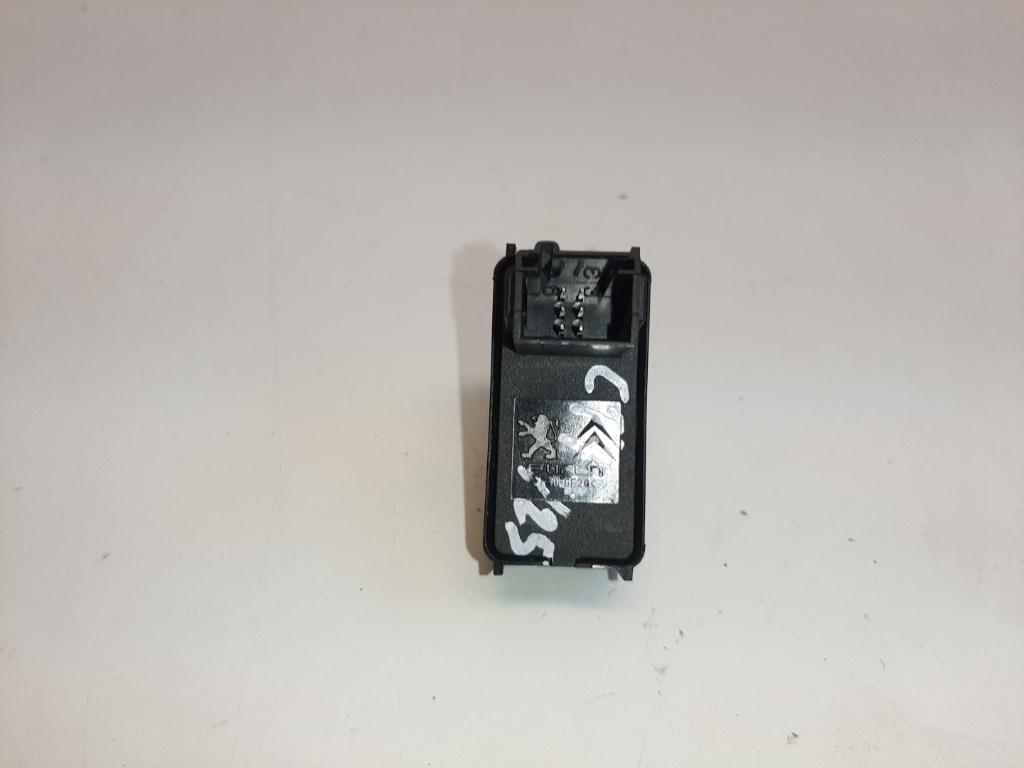 Peugeot 5008 jobb hátsó ablakemelõ kapcsoló 3017030800 2. kép