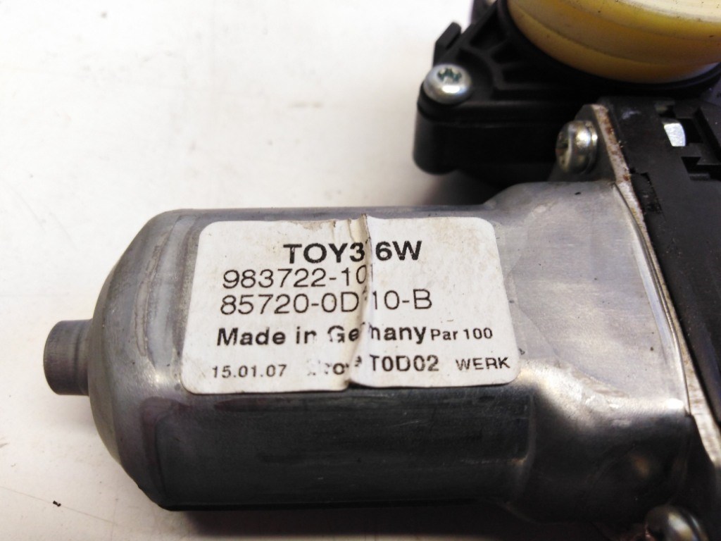 Toyota Yaris (XP90) bal elsõ ablakemelõ motor 857020F010 983712100 4. kép