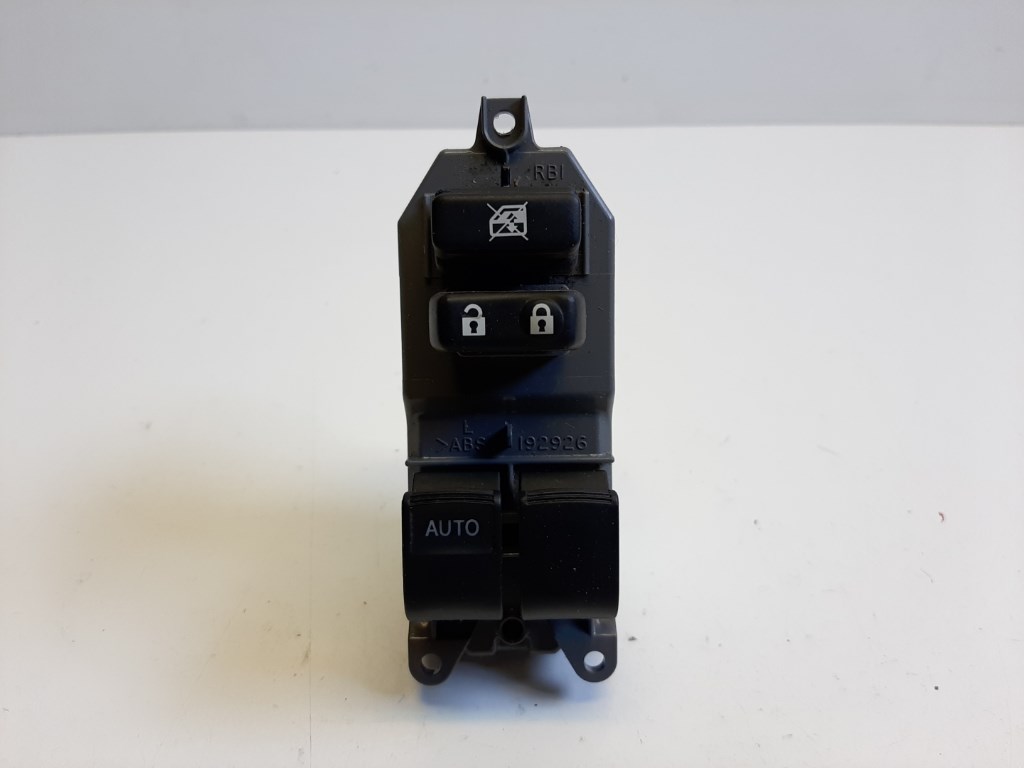 Toyota Yaris (XP130) bal elsõ ablakemelõ kapcsoló 1. kép