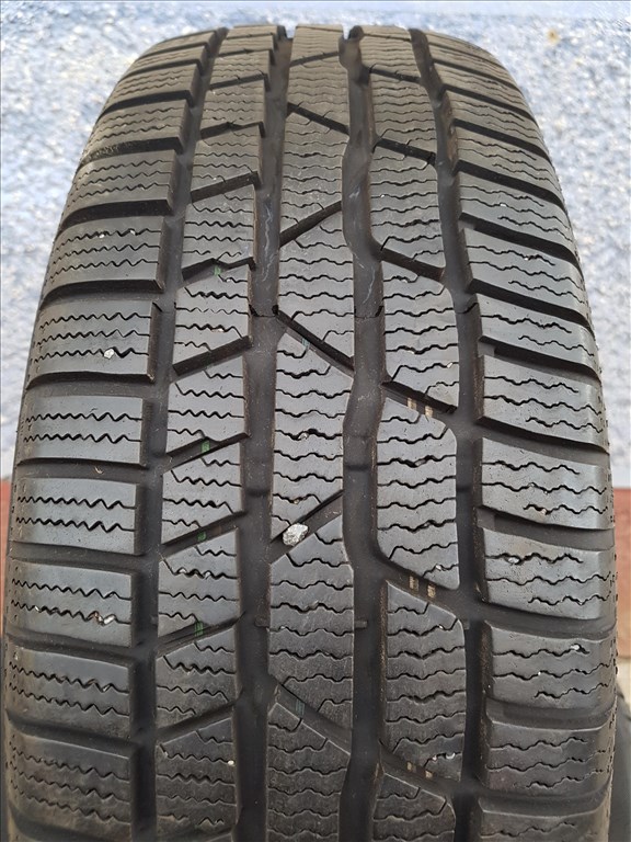  205/60 R16 Continental téli gumi  2. kép