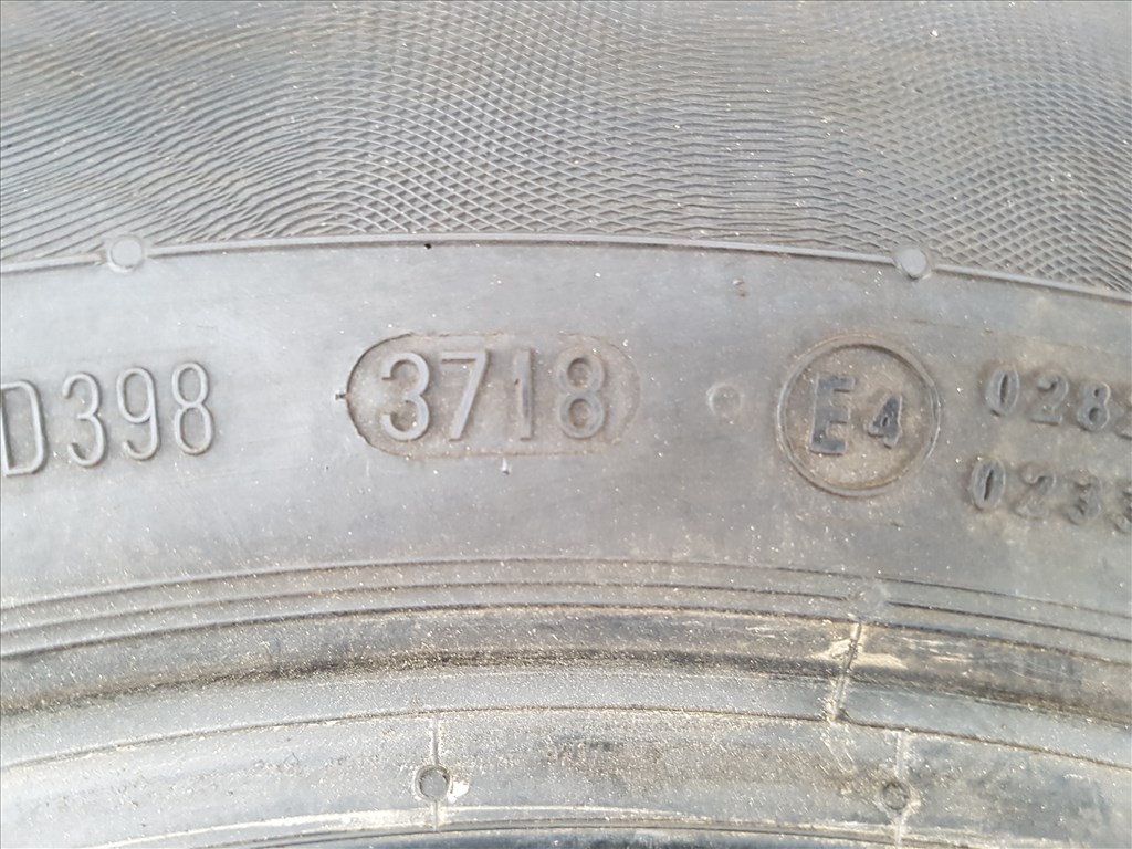  205/60 R16 Continental téli gumi  4. kép
