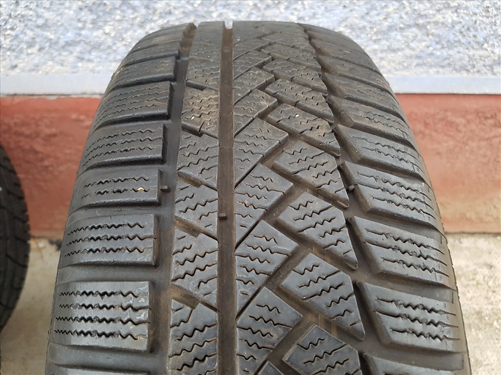  205/60 R16 Continental téli gumi  5. kép