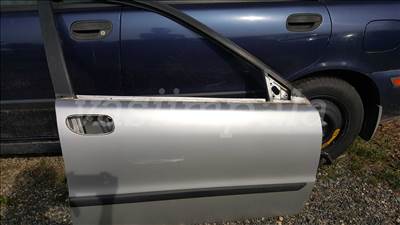 Volvo 30632667 S40 V40 jobb első ajtó