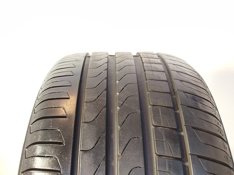 Pirelli Cinturato P7 235/45 R18  1. kép