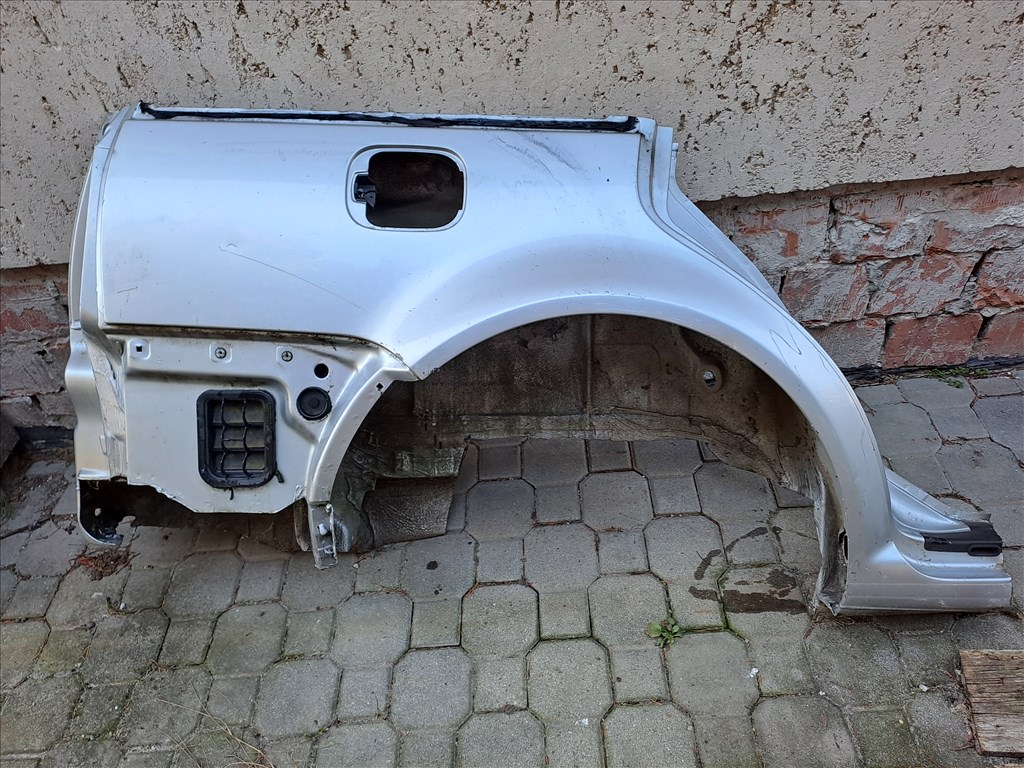 Volkswagen Bora 1.6 Vw Bora kombi jobb hátsó sárvédö eladó 1. kép