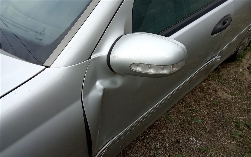 Mercedes C 220 (W203) bontott alkatrészei 2. kép