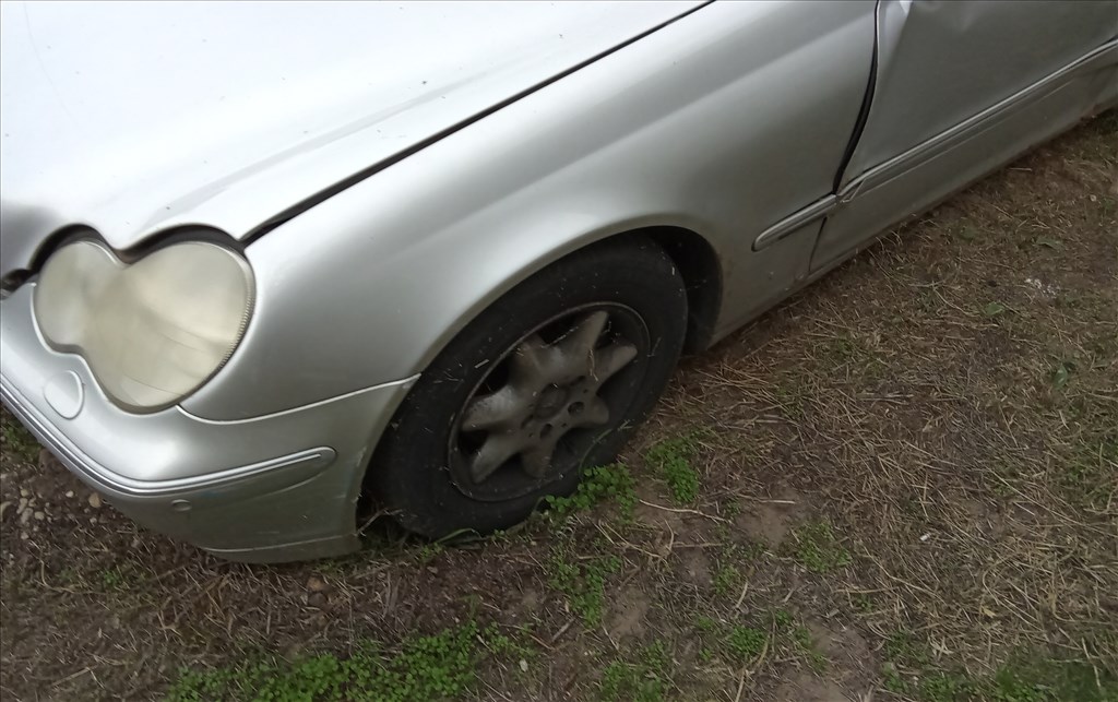 Mercedes C 220 (W203) bontott alkatrészei 5. kép