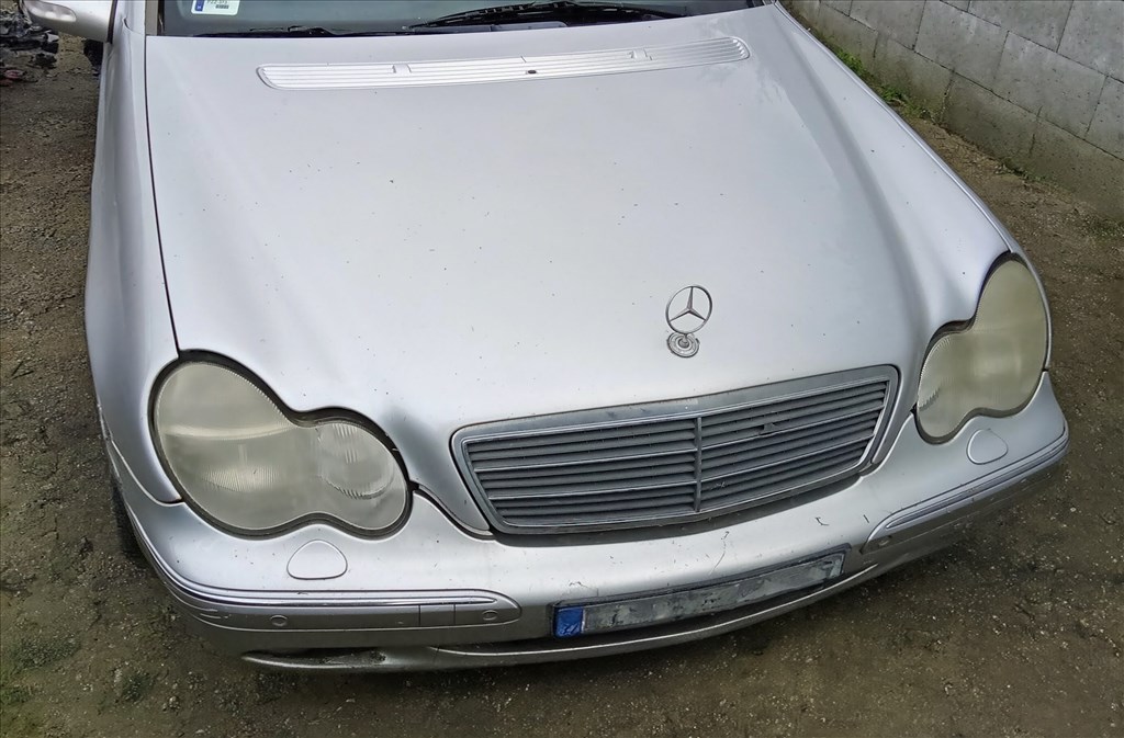 Mercedes C 220 (W203) bontott alkatrészei 6. kép
