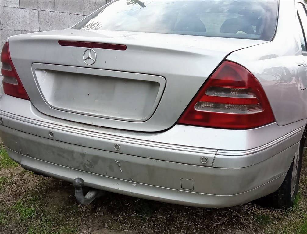 Mercedes C 220 (W203) bontott alkatrészei 7. kép