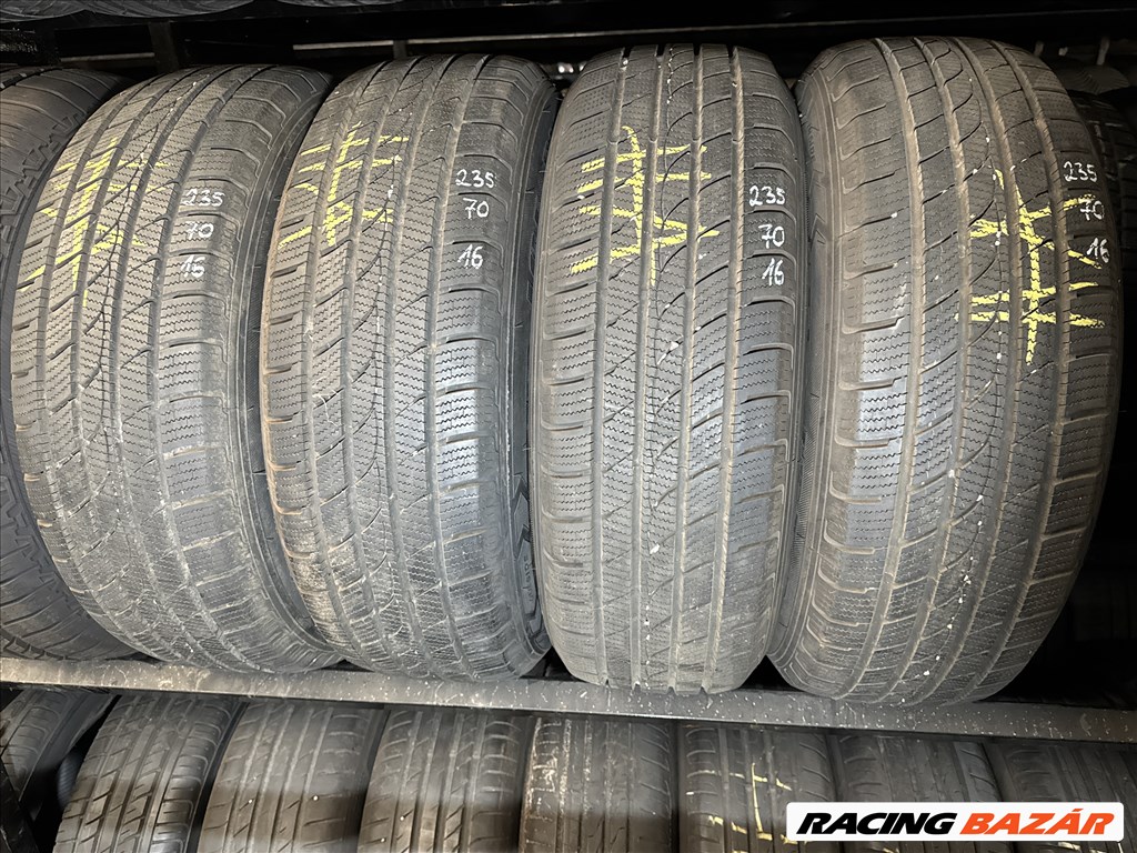  235/70 R16 Tracmak Ice-Plus S220 106H | 7mm l 4db l DOT1818 1. kép