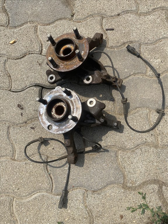 Ford B-Max Mk1 1.6 tdci bal jobb első csonkállvány  1. kép