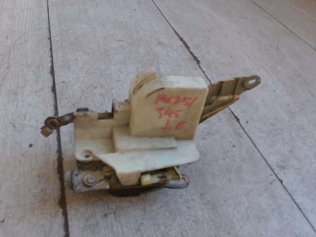 OPEL ASTRA F 91-94 Jobb első ajtó zárszerkezet mechanikus 1. kép