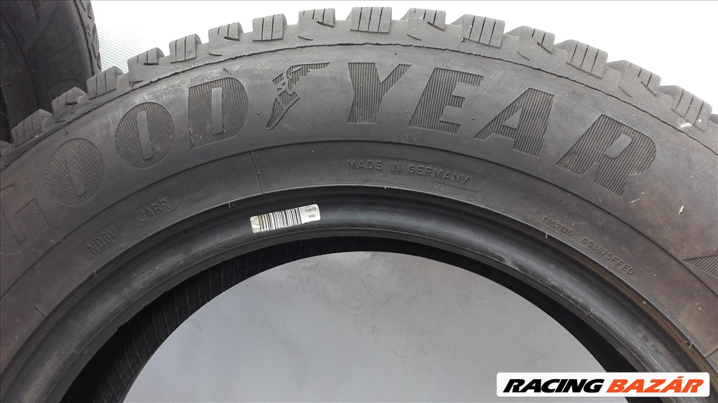 215/65R16 Goodyear téli gumi garnitúra 215/65 r16 7. kép