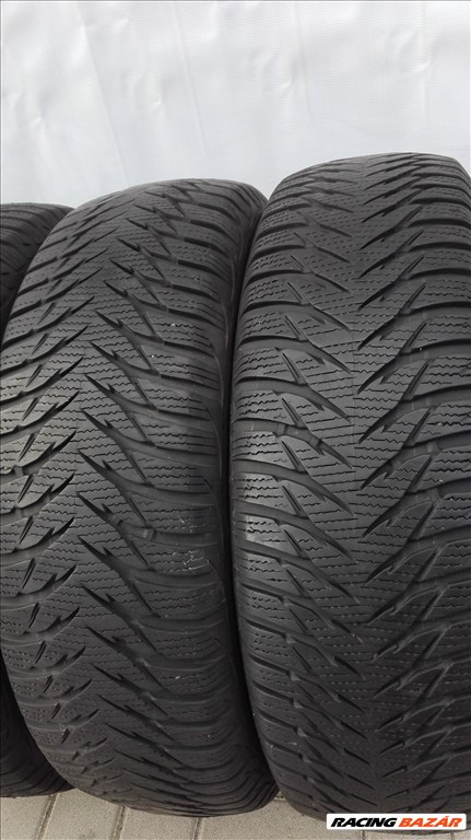 215/65R16 Goodyear téli gumi garnitúra 215/65 r16 3. kép