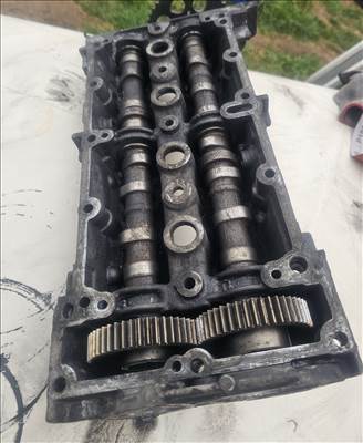 Opel Combo C Vezérmütengely házzal 1.3